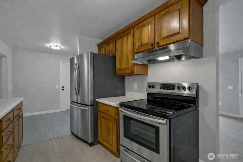 Property photo for 12833 9th Avenue Sw, Burien photo 14