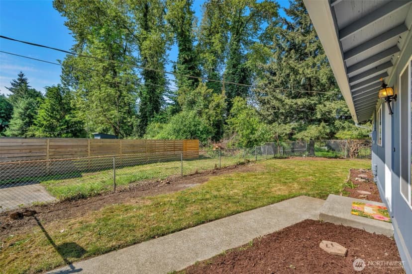 Property photo for 12833 9th Avenue Sw, Burien photo 3