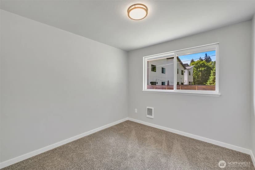 Property photo for 12833 9th Avenue Sw, Burien photo 24