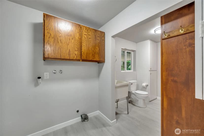 Property photo for 12833 9th Avenue Sw, Burien photo 15