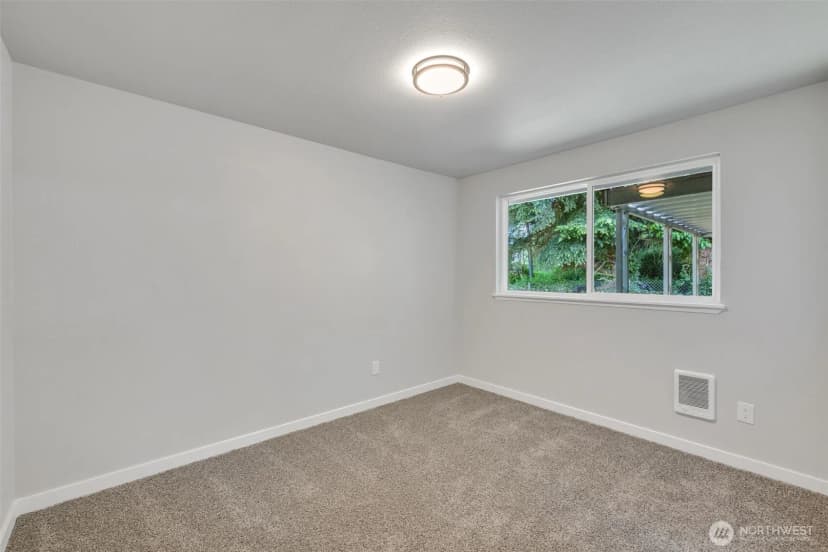 Property photo for 12833 9th Avenue Sw, Burien photo 28
