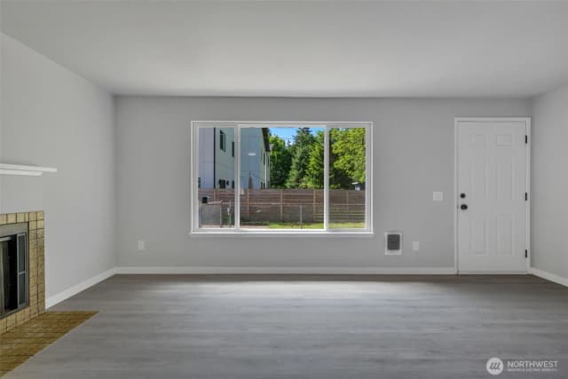 Property photo for 12833 9th Avenue Sw, Burien photo 5