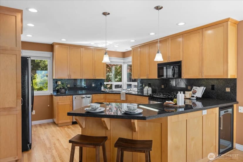 Property photo for 16209 70th Place W, Edmonds photo 11