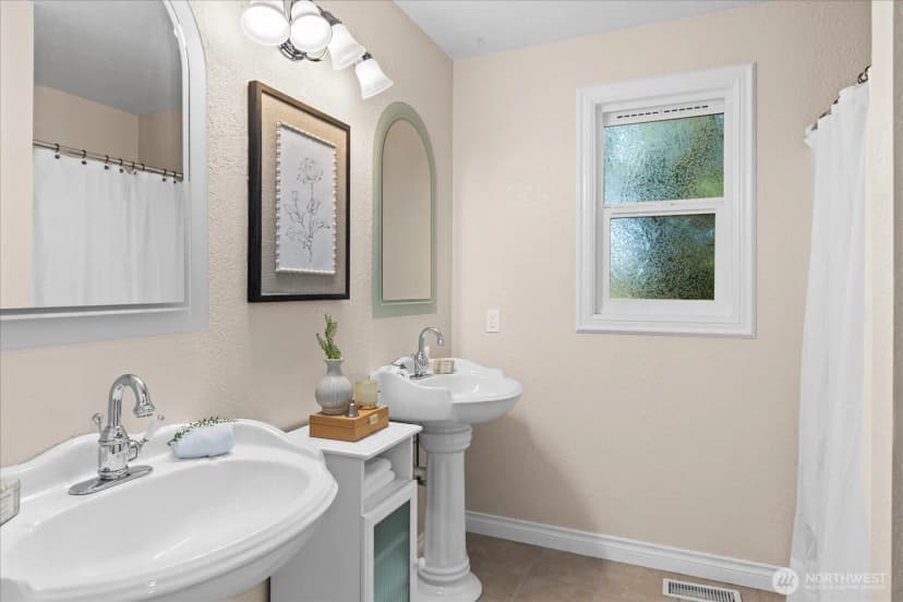 Property photo for 16209 70th Place W, Edmonds photo 16