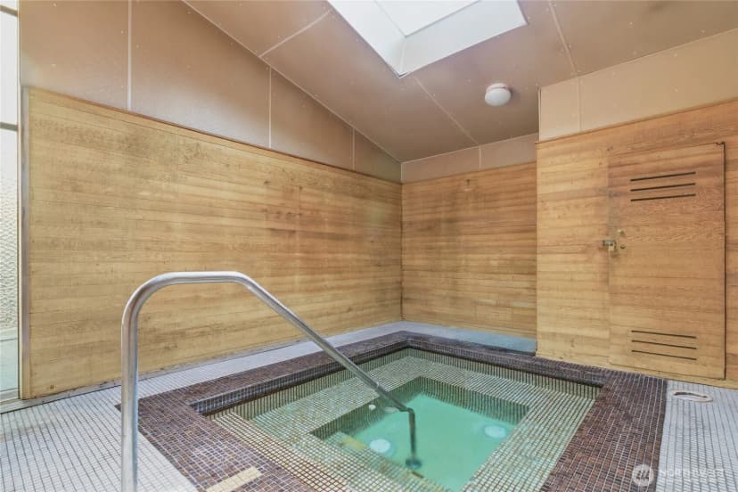Property photo for 13217 15th Avenue Ne #a8, Seattle photo 29