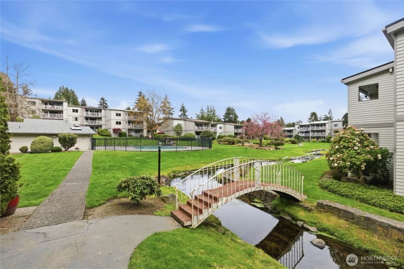 Property photo for 13217 15th Avenue Ne #a8, Seattle photo 30