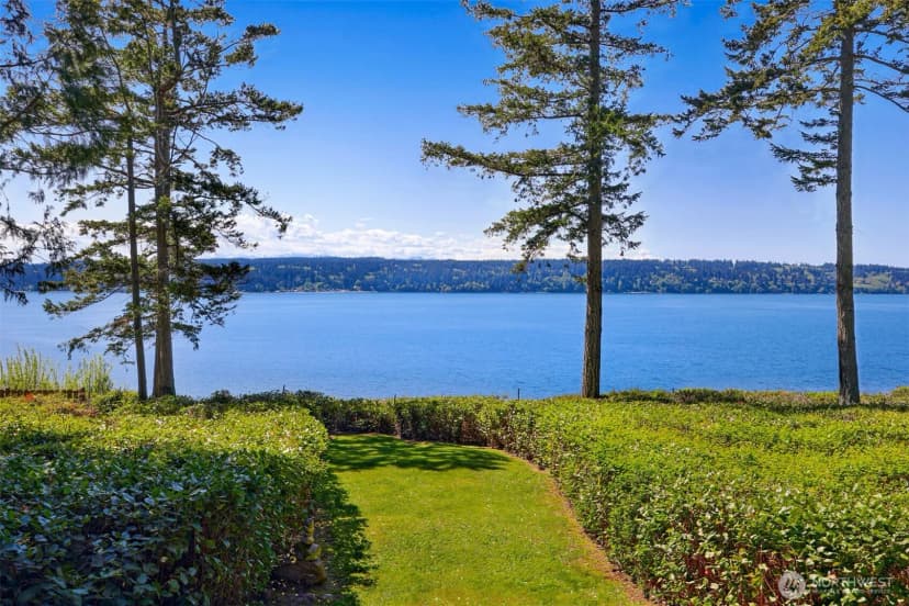 Property photo for 3392 Harbor View Drive, Langley photo 15