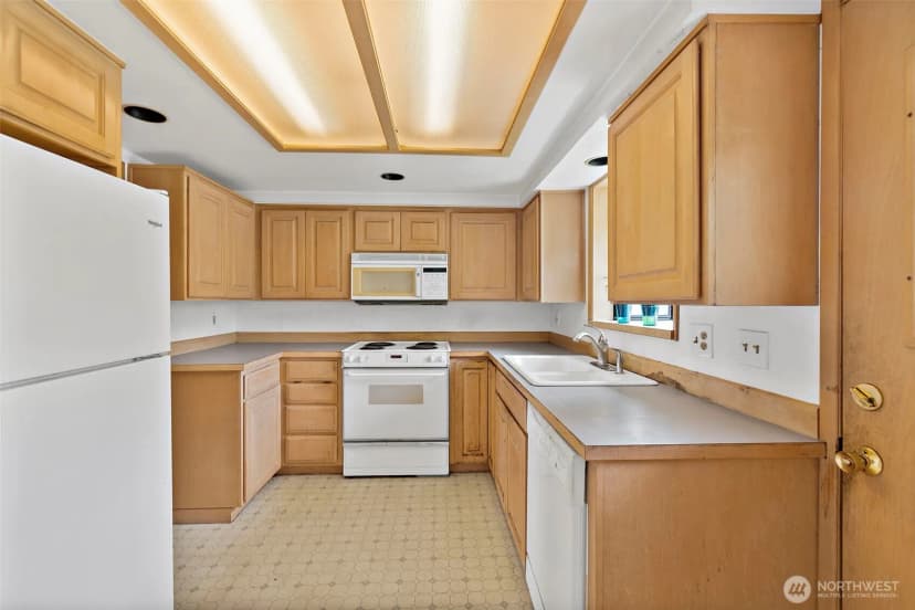 Property photo for 8403 S 120th St, Seattle photo 13