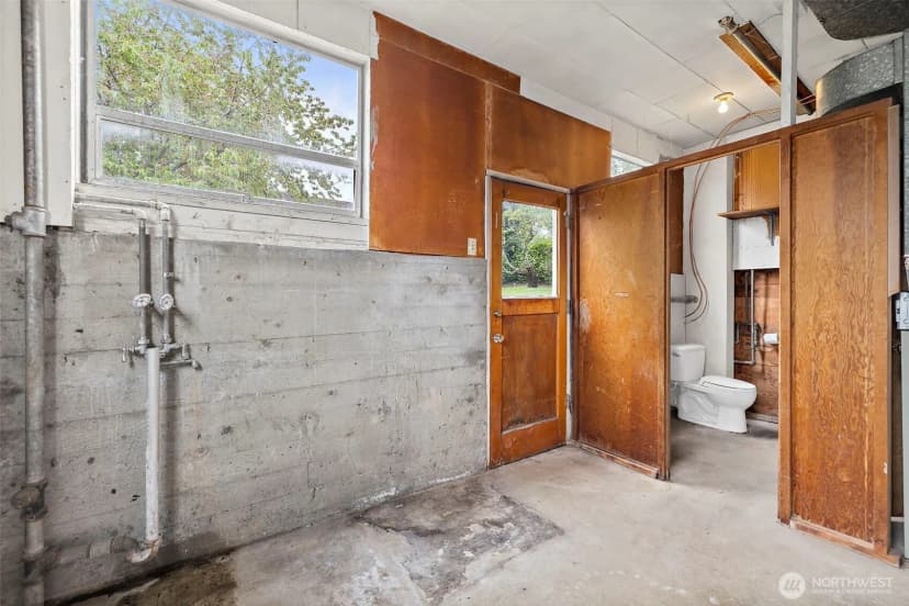 Property photo for 8403 S 120th St, Seattle photo 27