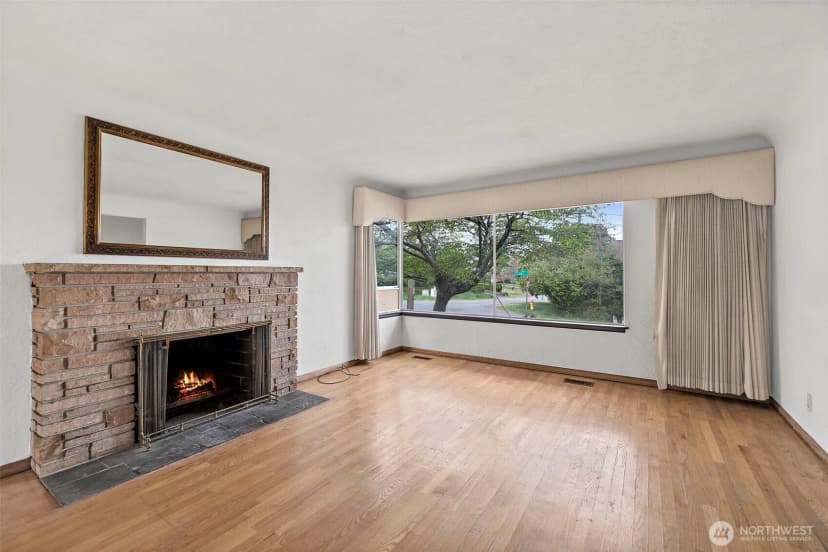 Property photo for 8403 S 120th St, Seattle photo 6