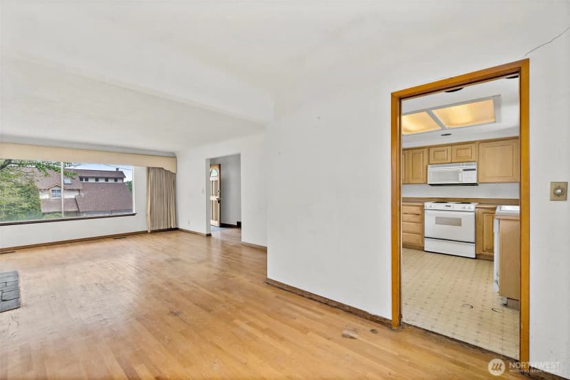 Property photo for 8403 S 120th St, Seattle photo 12