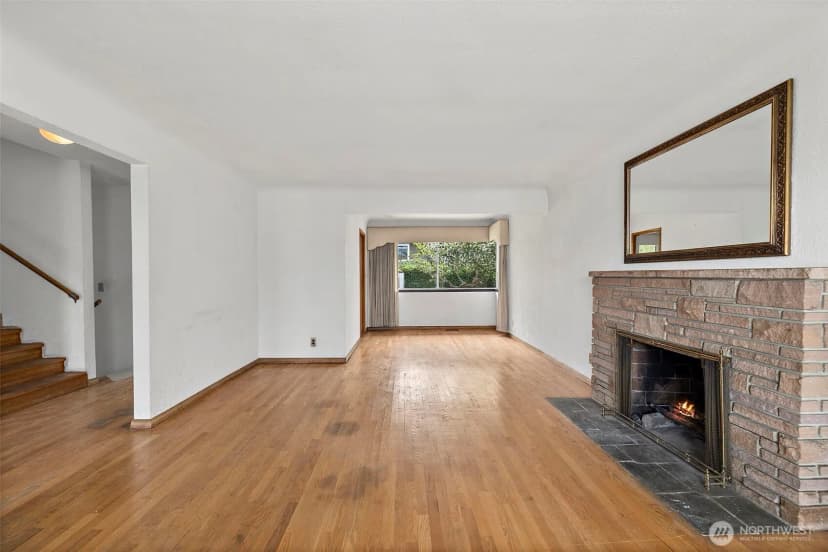 Property photo for 8403 S 120th St, Seattle photo 9