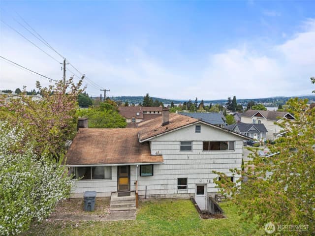 Property photo for 8403 S 120th St, Seattle photo 2