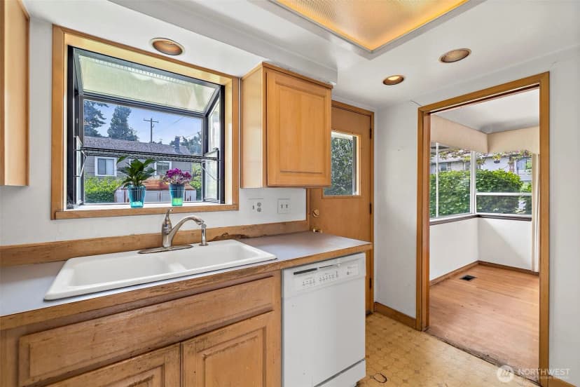 Property photo for 8403 S 120th St, Seattle photo 16