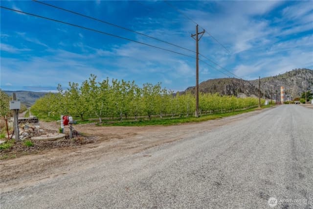 Property photo for 58 Substation Road, Chelan photo 2