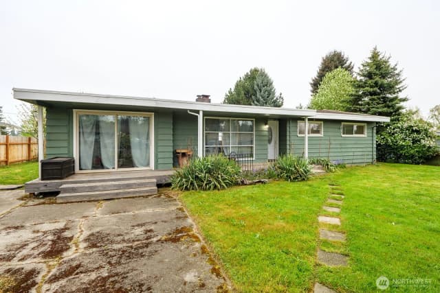 Property photo for 1111 W 15th Street, Port Angeles photo 3