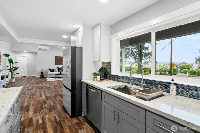Property photo for 3021 Marine Drive, Bremerton photo 14