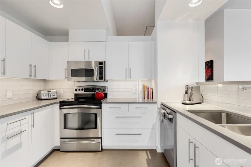 Property photo for 98 Union Street #206, Seattle photo 14