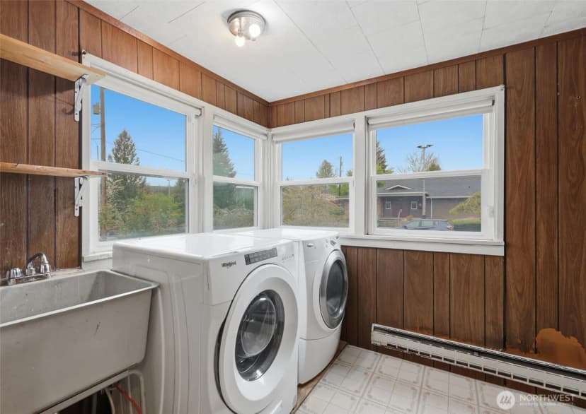 Property photo for 2602 Harrison Avenue, Everett photo 20