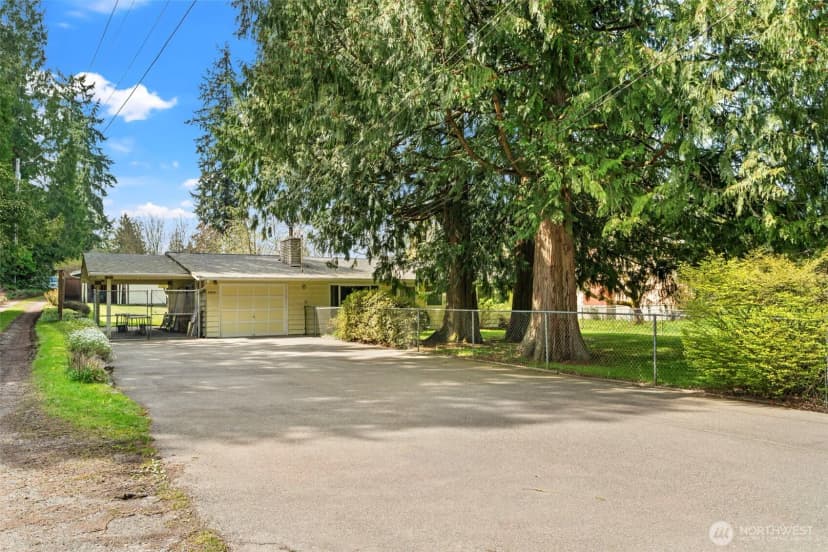 Property photo for 11414 2nd Ave Se, Everett