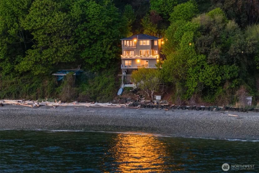 Property photo for 10835 Arroyo Beach Place Sw, Seattle photo 32