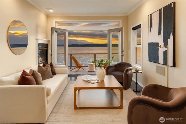 Property photo for 10835 Arroyo Beach Place Sw, Seattle photo 3