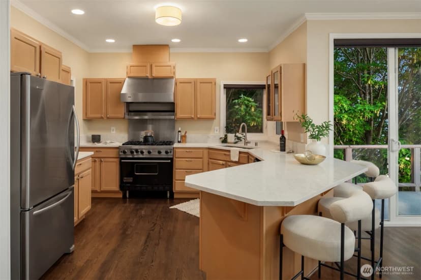 Property photo for 10835 Arroyo Beach Place Sw, Seattle photo 17