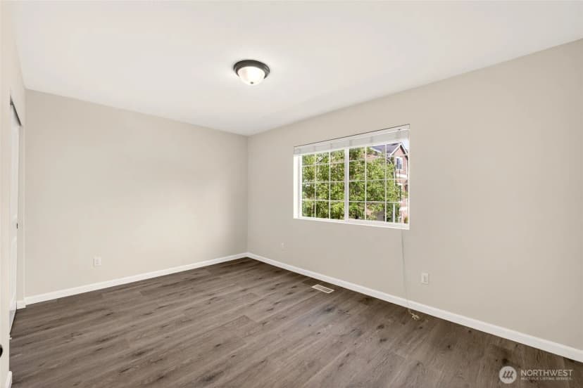 Property photo for 335 Ne Graham Avenue, Renton photo 17