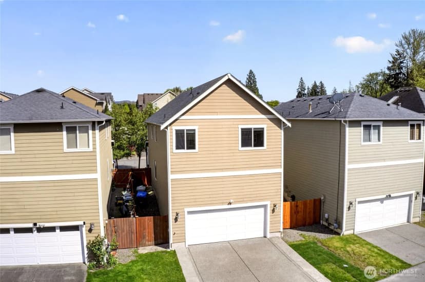 Property photo for 335 Ne Graham Avenue, Renton photo 3