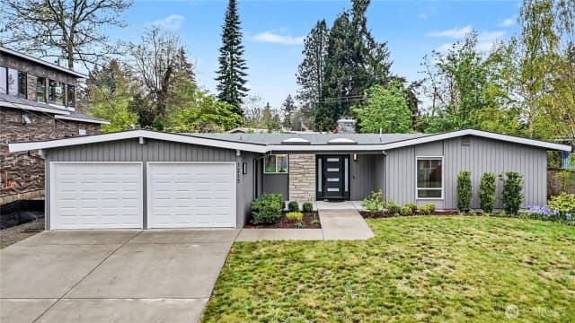 Property photo for 1217 150th Avenue Se, Bellevue photo 2