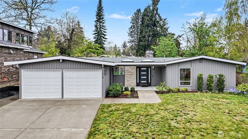 Property photo for 1217 150th Avenue Se, Bellevue photo 2