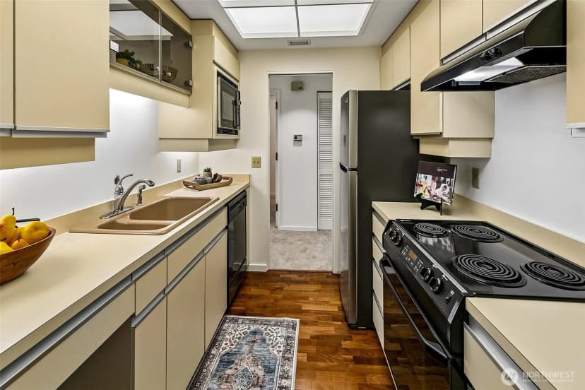 Property photo for 1301 Spring Street #5c, Seattle photo 9