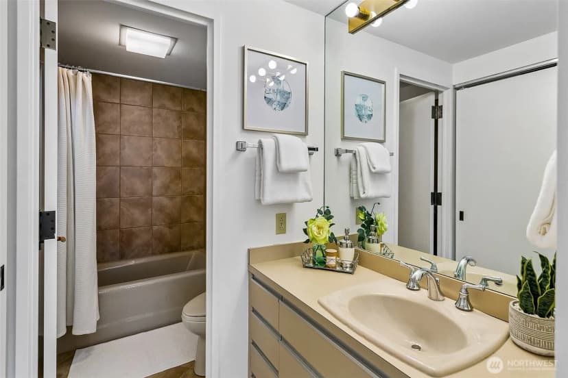 Property photo for 1301 Spring Street #5c, Seattle photo 12
