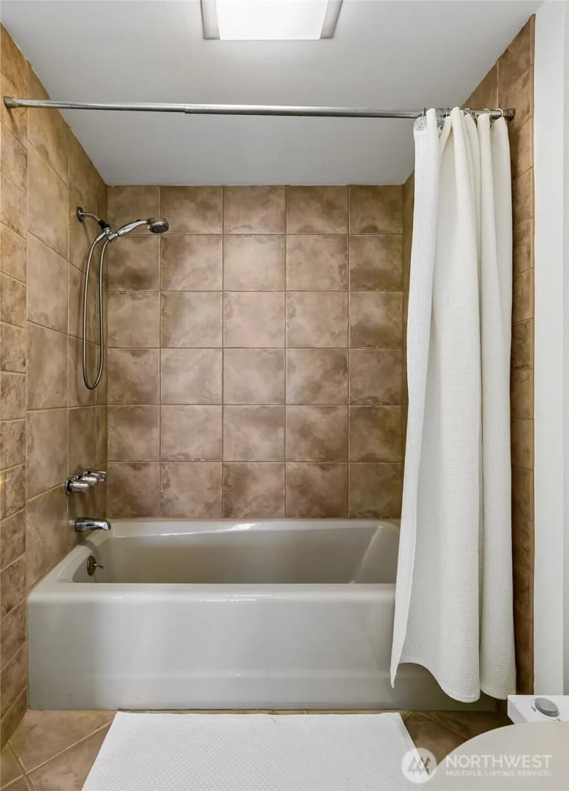 Property photo for 1301 Spring Street #5c, Seattle photo 13