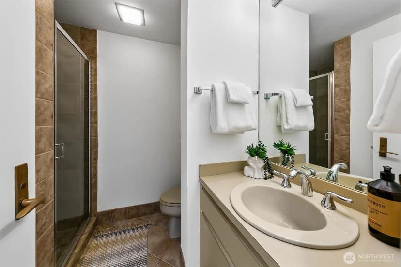 Property photo for 1301 Spring Street #5c, Seattle photo 16