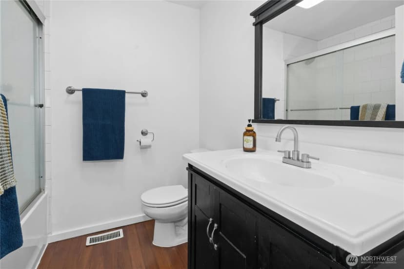 Property photo for 219 Sw 108th Street, Seattle photo 19