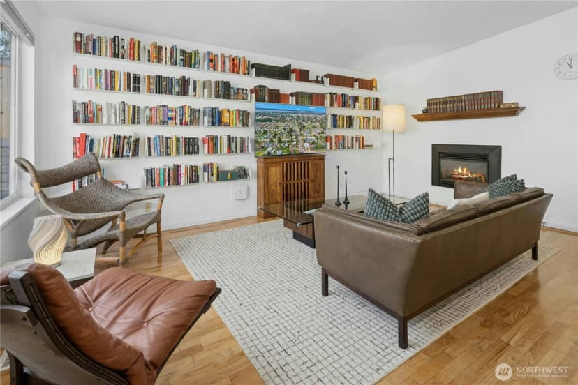 Property photo for 219 Sw 108th Street, Seattle photo 5