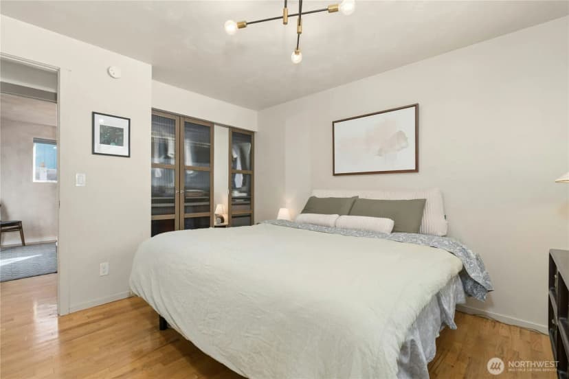 Property photo for 219 Sw 108th Street, Seattle photo 14