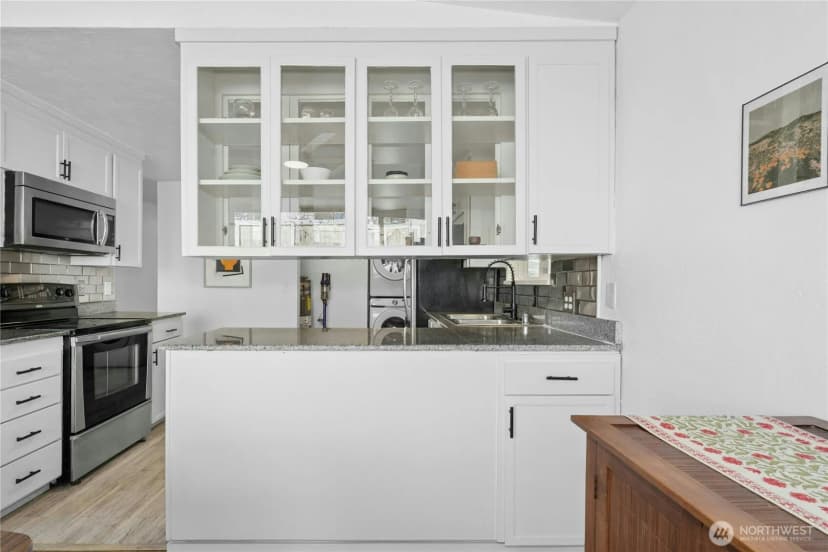 Property photo for 219 Sw 108th Street, Seattle photo 10