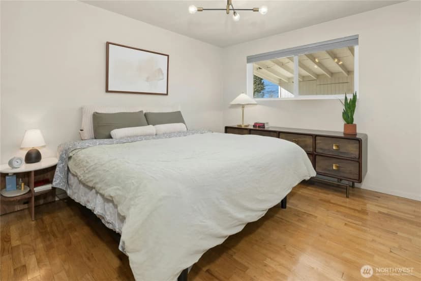 Property photo for 219 Sw 108th Street, Seattle photo 15