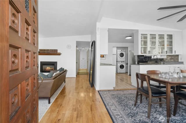 Property photo for 219 Sw 108th Street, Seattle photo 4