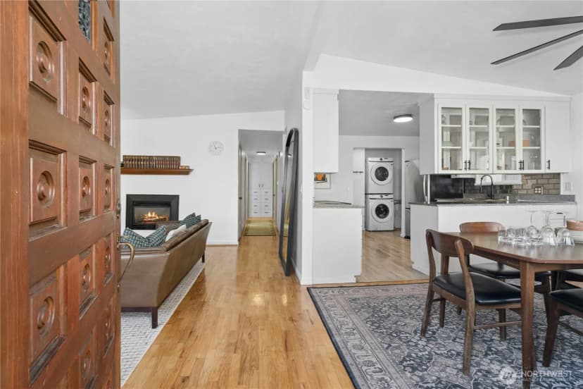 Property photo for 219 Sw 108th Street, Seattle photo 4