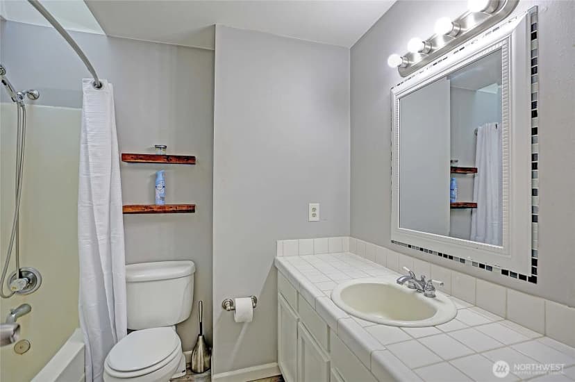 Property photo for 2180 Westwood Place, Oak Harbor photo 31