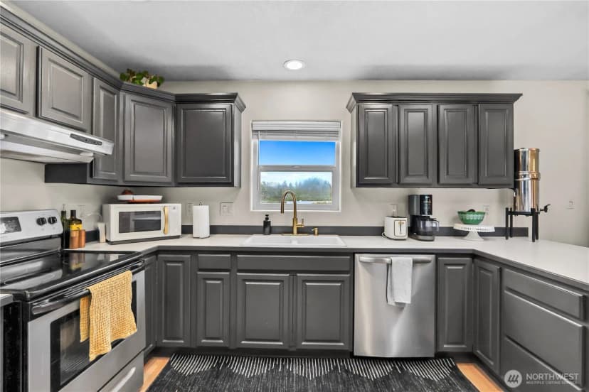 Property photo for 21 Monroe Drive, Cathlamet photo 8