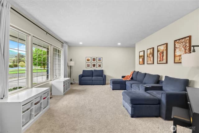 Property photo for 21 Monroe Drive, Cathlamet photo 2