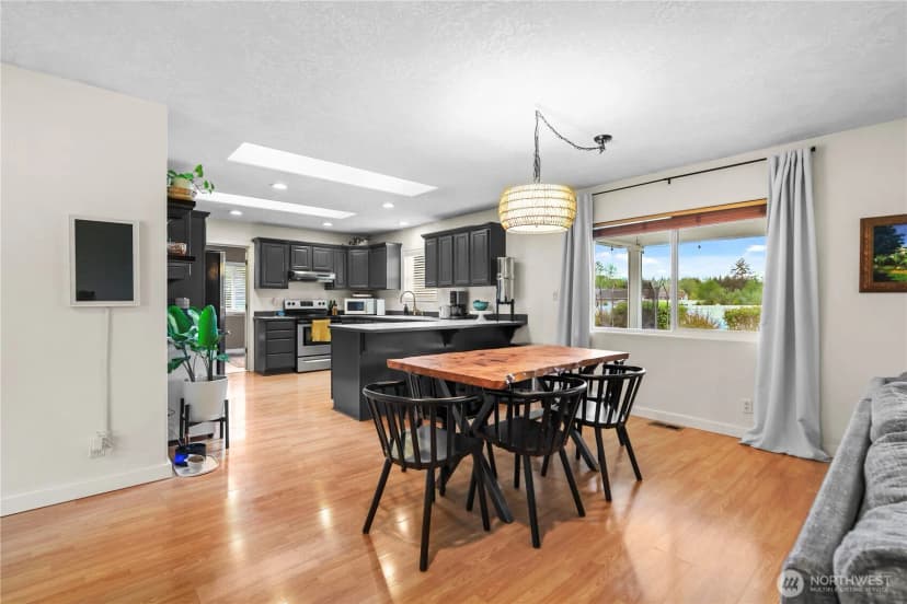 Property photo for 21 Monroe Drive, Cathlamet photo 6