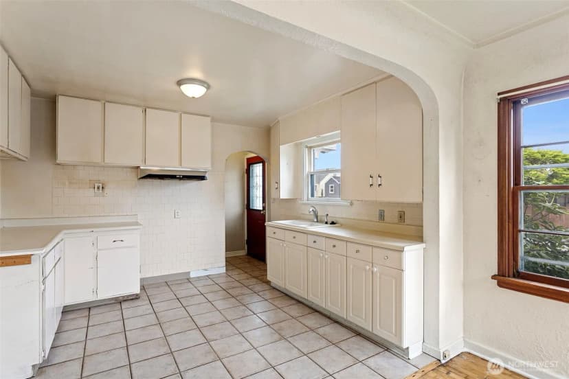 Property photo for 5802 Pacific Ave, Tacoma photo 5