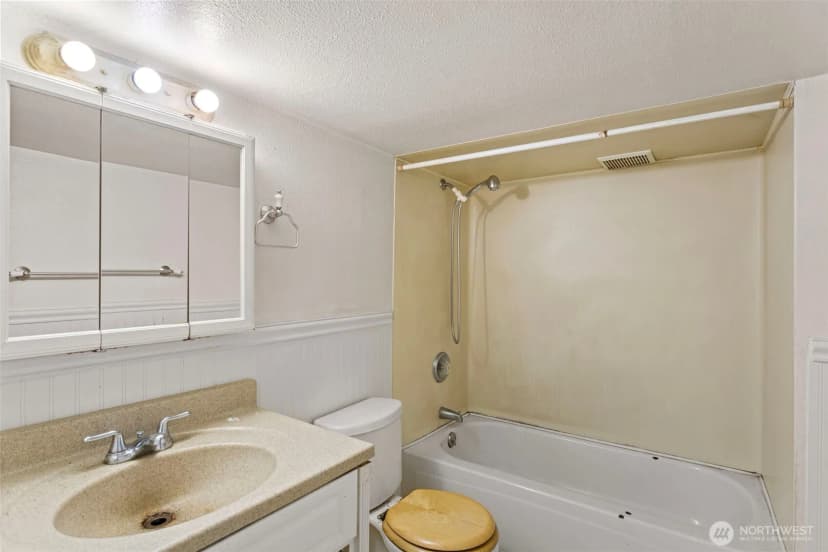 Property photo for 5802 Pacific Ave, Tacoma photo 14
