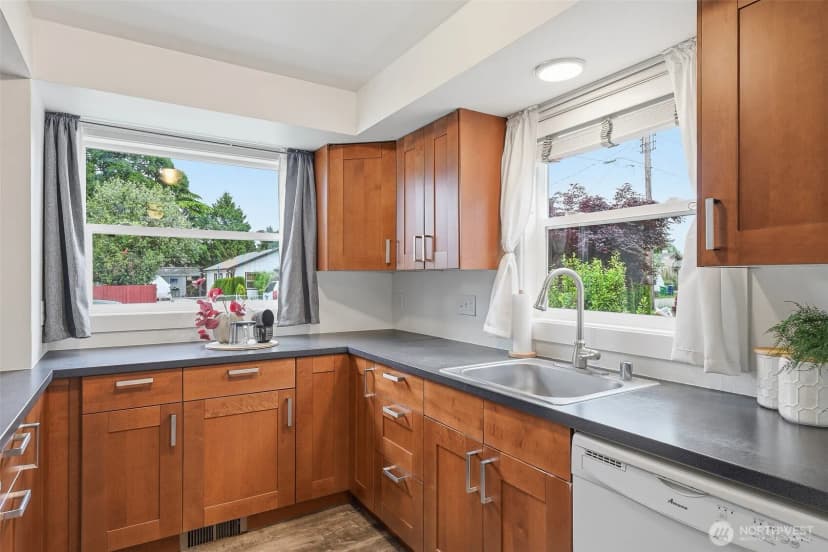 Property photo for 8521 S 117th Street, Seattle photo 7