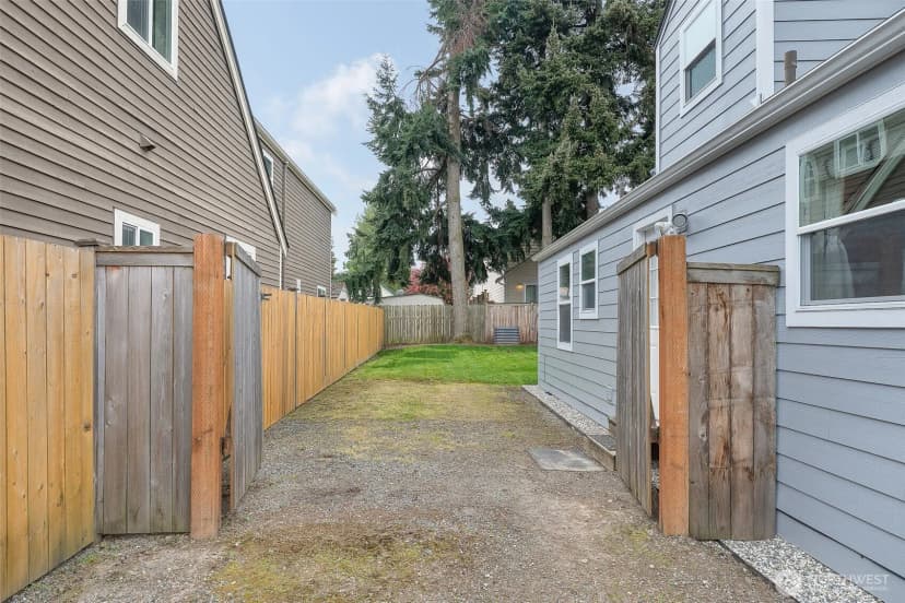 Property photo for 8521 S 117th Street, Seattle photo 23